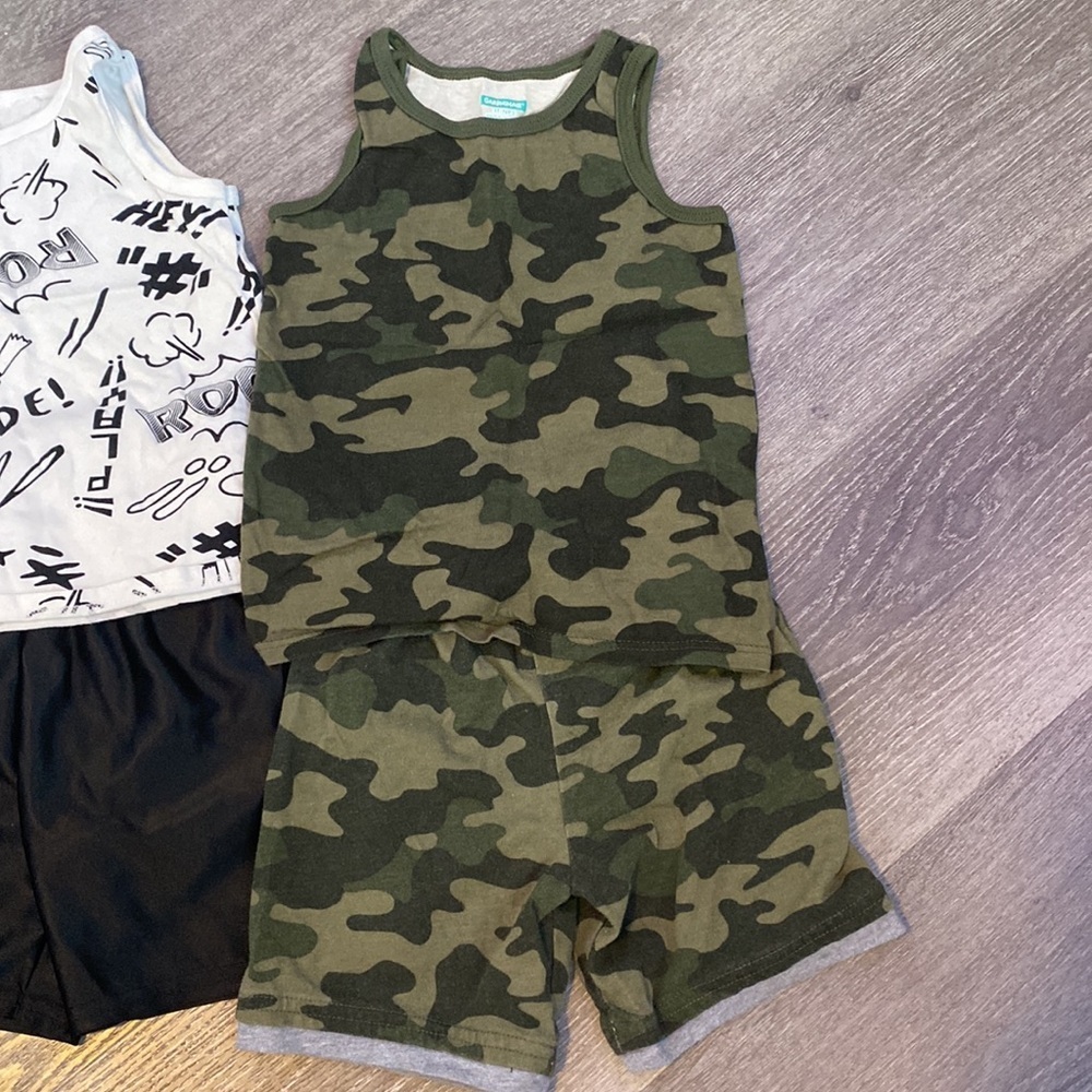 3 sets of clothing in good condition - Picture 4 of 4